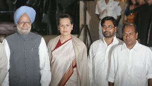 Manhohan Singh - Sonia Gandhi